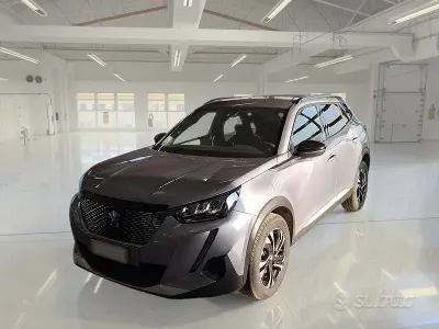 Usata Peugeot 2008 Allure 130 CV (95 kW) 2022 Grigio SUV