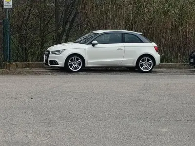 Usata Audi A1 Ambition 122 CV (89 kW) 2014 Bianco Utilitaria