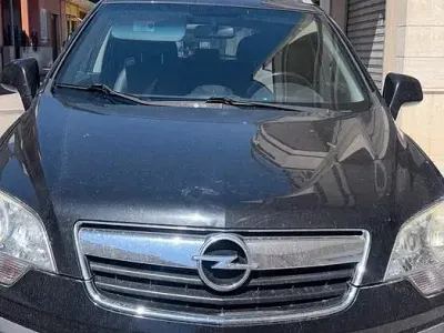 Usata Opel Antara 127 CV (93 kW) 2010 Nero SUV