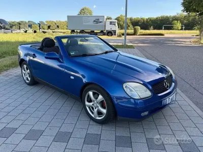 Usata Mercedes SLK200 136 CV (100 kW) 1998 Blu Cabrio