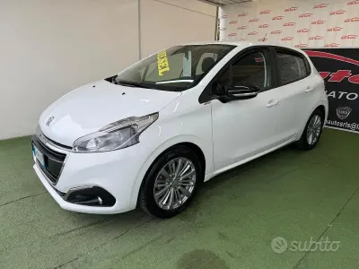 Usata Peugeot 208 75 CV (55 kW) 2018 Bianco Utilitaria