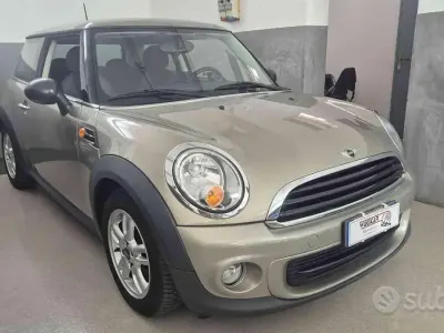 Usata Mini ONE 75 CV (55 kW) 2010 Grigio Utilitaria