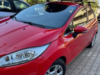 Usata Ford Fiesta Titanium 75 CV (55 kW) 2015 Rosso Utilitaria