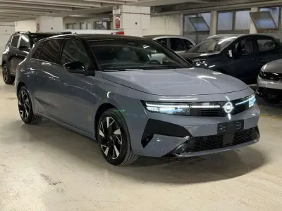 Nuova Opel Astra 145 CV (106 kW) 2026 Grigio scuro Berlina