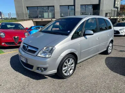 Usata Opel Meriva Cosmo 105 CV (77 kW) 2008 Argento Monovolume