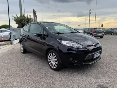 Usata Ford Fiesta 97 CV (71 kW) 2010 Berlina