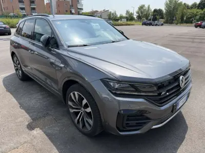 Usata VW Touareg Style 231 CV (169 kW) 2019 Grigio SUV