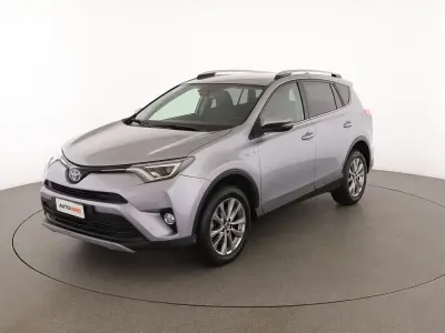 Usata Toyota RAV4 Hybrid Lounge 197 CV (144 kW) 2017 Argento SUV