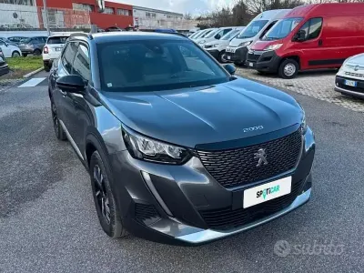 Brugt Peugeot 2008 Allure 101 HK (74 kW) 2023 Grå SUV