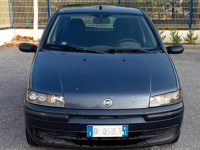 Usata Fiat Punto 80 CV (58 kW) 2000 Grigio Utilitaria