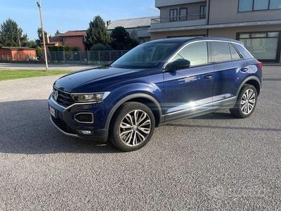 Usata VW T-Roc Advance 116 CV (85 kW) 2019 Blu/azzurro SUV