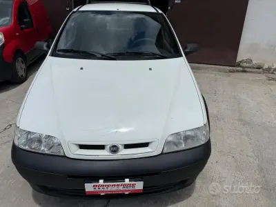 Käytetty Fiat Strada 63 HP (46 kW) 2003 Valkoinen Nouto