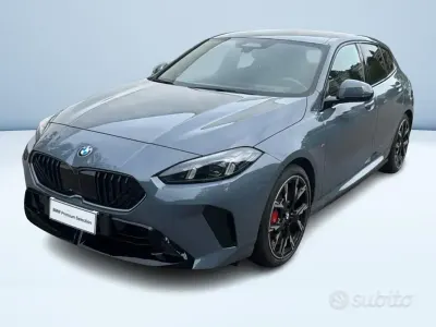 Usata BMW 118 M Sport 150 CV (110 kW) 2025 Grigio metallizzato Utilitaria