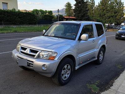 Usata Mitsubishi Pajero 160 CV (117 kW) 2003 Grigio SUV