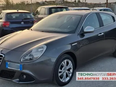 Usata Alfa Romeo Giulietta Distinctive 105 CV (77 kW) 2013 Grigio Utilitaria