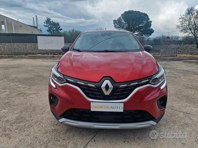 Usata Renault Captur 116 CV (85 kW) 2020 Rosso SUV