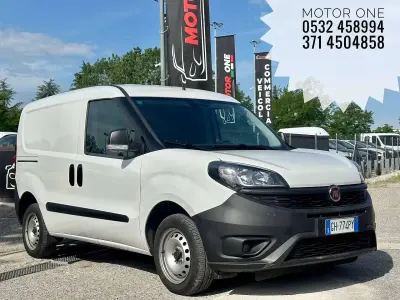 Usata Fiat Doblò 105 CV (77 kW) 2022 Bianco Monovolume