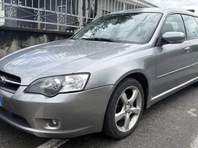 Usado Subaru Legacy 165 CV (121 kW) 2006 Plateado Familiar