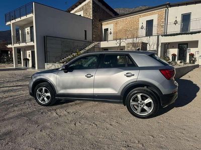 Begagnad Audi Q2 Business 116 HK (85 kW) 2019 Grå SUV