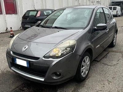 Usata Renault Clio II 75 CV (55 kW) 2010 Grigio Berlina