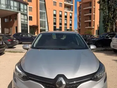 Occasion Renault Clio V Techno 91 PK (66 kW) 2022 Grijs Sedan