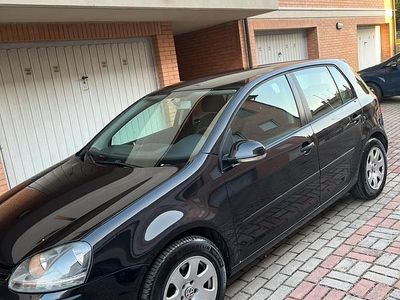 Usata VW Golf V 105 CV (77 kW) 2004 Nero Utilitaria