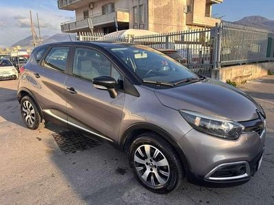 Usata Renault Captur 90 CV (66 kW) 2017 Argento SUV