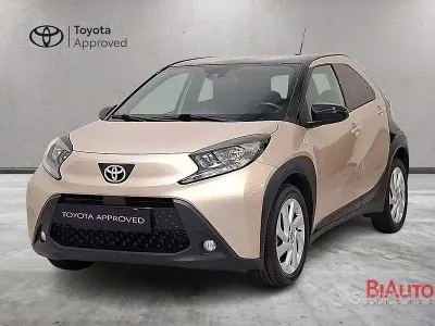 Usata Toyota Aygo X Trend 72 CV (52 kW) 2022 Ginger beige & black met SUV