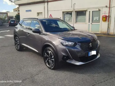 Usata Peugeot 2008 Allure 131 CV (96 kW) 2021 Grigio SUV