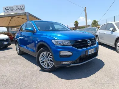 Usata VW T-Roc Advance 116 CV (85 kW) 2021 Blu SUV