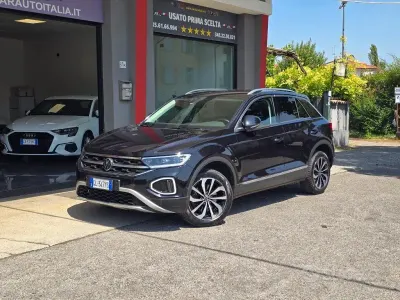Usata VW T-Roc Style 150 CV (110 kW) 2023 Nero SUV