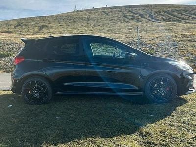 Usata Ford Fiesta ST-Line 85 CV (62 kW) 2017 Nero Utilitaria