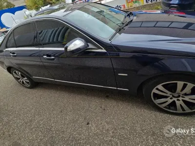 Usata Mercedes C220 170 CV (125 kW) 2008 Blu Berlina