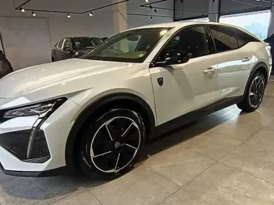 Gebraucht Peugeot 408 GT 131 PS (96 kW) 2024 Weiß SUV