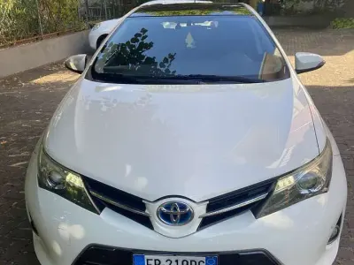Usata Toyota Auris Hybrid