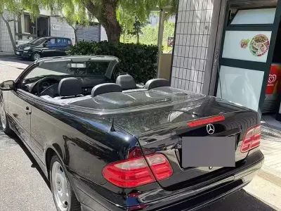Usata Mercedes CLK200 163 CV (119 kW) 2002 Nero Cabrio
