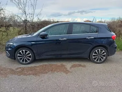 Usata Fiat Tipo 120 CV (88 kW) 2016 Blu Berlina