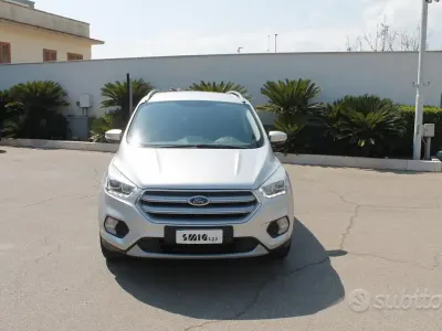 Usata Ford Kuga Titanium 120 CV (88 kW) 2018 Grigio SUV