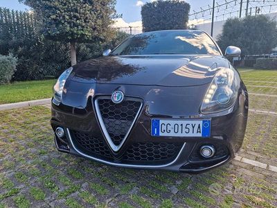 Second-hand Alfa Romeo Giulietta Sprint 120 CP (88 kW) 2020 Negru Berlinǎ