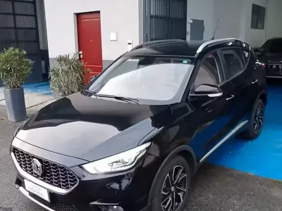 Usata MG ZS Luxury 106 CV (77 kW) 2023 Nero SUV