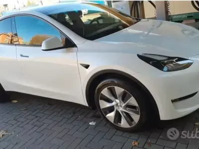 Usata Tesla Model Y 152 kW (208 CV) 2021 Bianco SUV