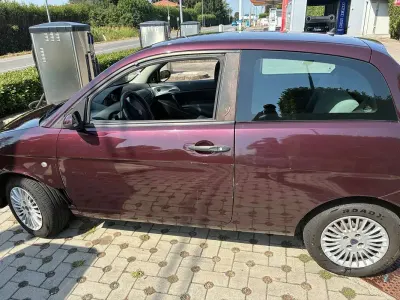 Usata Lancia Ypsilon 69 CV (50 kW) 2009 Lilla Utilitaria