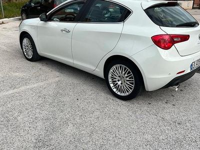 Usata Alfa Romeo Giulietta 150 CV (110 kW) 2015 Bianco Utilitaria