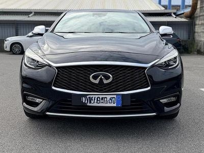 Usata Infiniti Q30 109 CV (80 kW) 2016 Nero Utilitaria