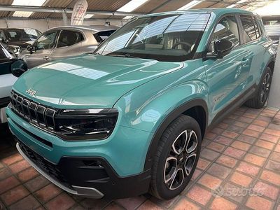 Käytetty Jeep Avenger Summit 101 HP (74 kW) 2024 Vihreä Katumaasturi