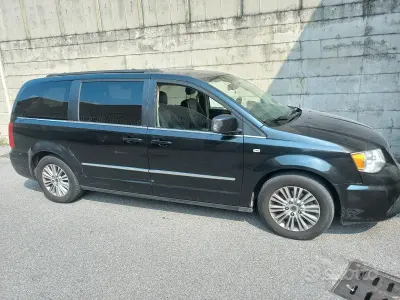 Usata Lancia Voyager 177 CV (130 kW) 2011 Nero Monovolume