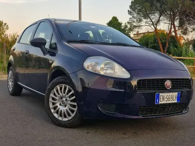 Usata Fiat Punto Easy 75 CV (55 kW) 2012 Blu/azzurro Utilitaria