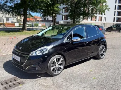 Occasion Peugeot 208 Allure 75 PK (55 kW) 2016 Zwart Hatchback