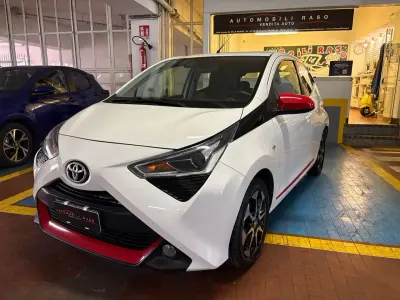 Usata Toyota Aygo X-clusiv 72 CV (52 kW) 2020 Bianco Utilitaria