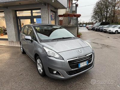 Usata Peugeot 5008 Allure 114 CV (83 kW) 2015 Grigio Monovolume
